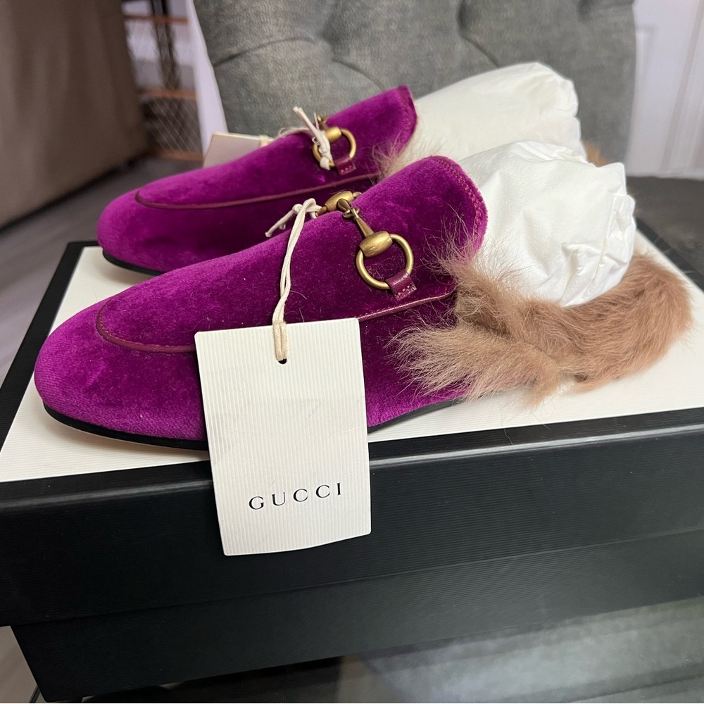 Brand new velvet princetowns
